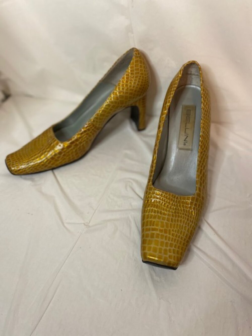 Vintage Bellini Yellow Leather Crocodile Embossed Square Toe Pumps Heels Size 8M